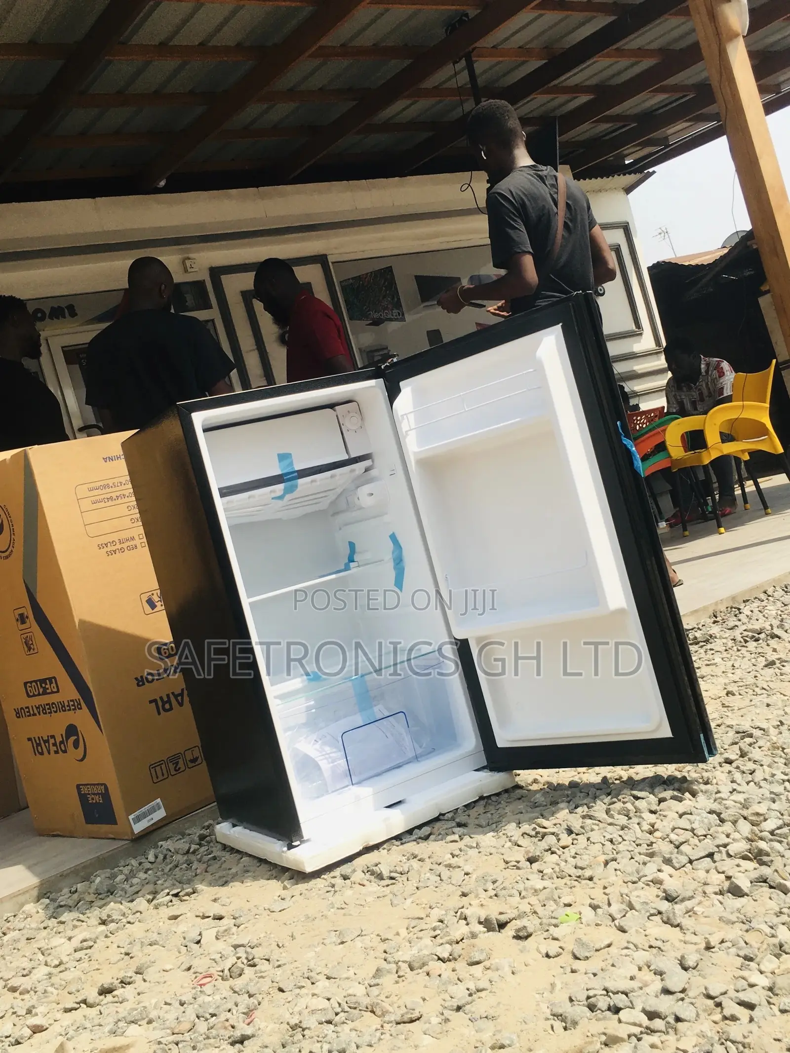 Pearl Lastest 82L Singledoor Tabletop Topfreezer Fridge