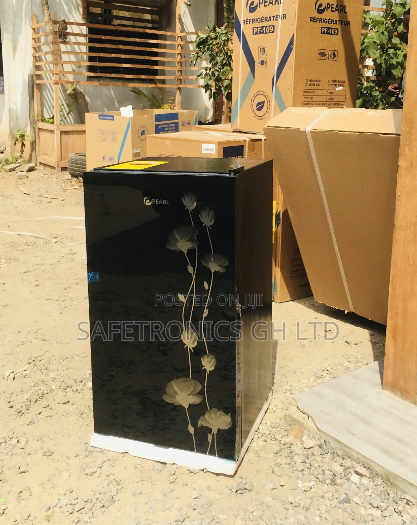 Available Pearl Topfreezer Tabletop Singledoor 82L Fridge