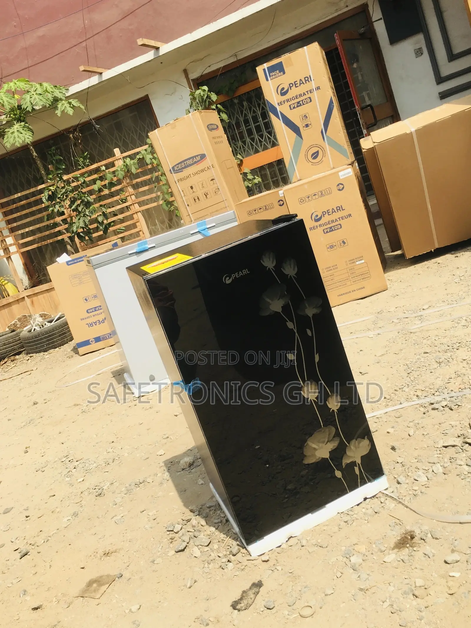 82L Glass Topfreezer Black Tabletop Pearl Singledoor Fridge