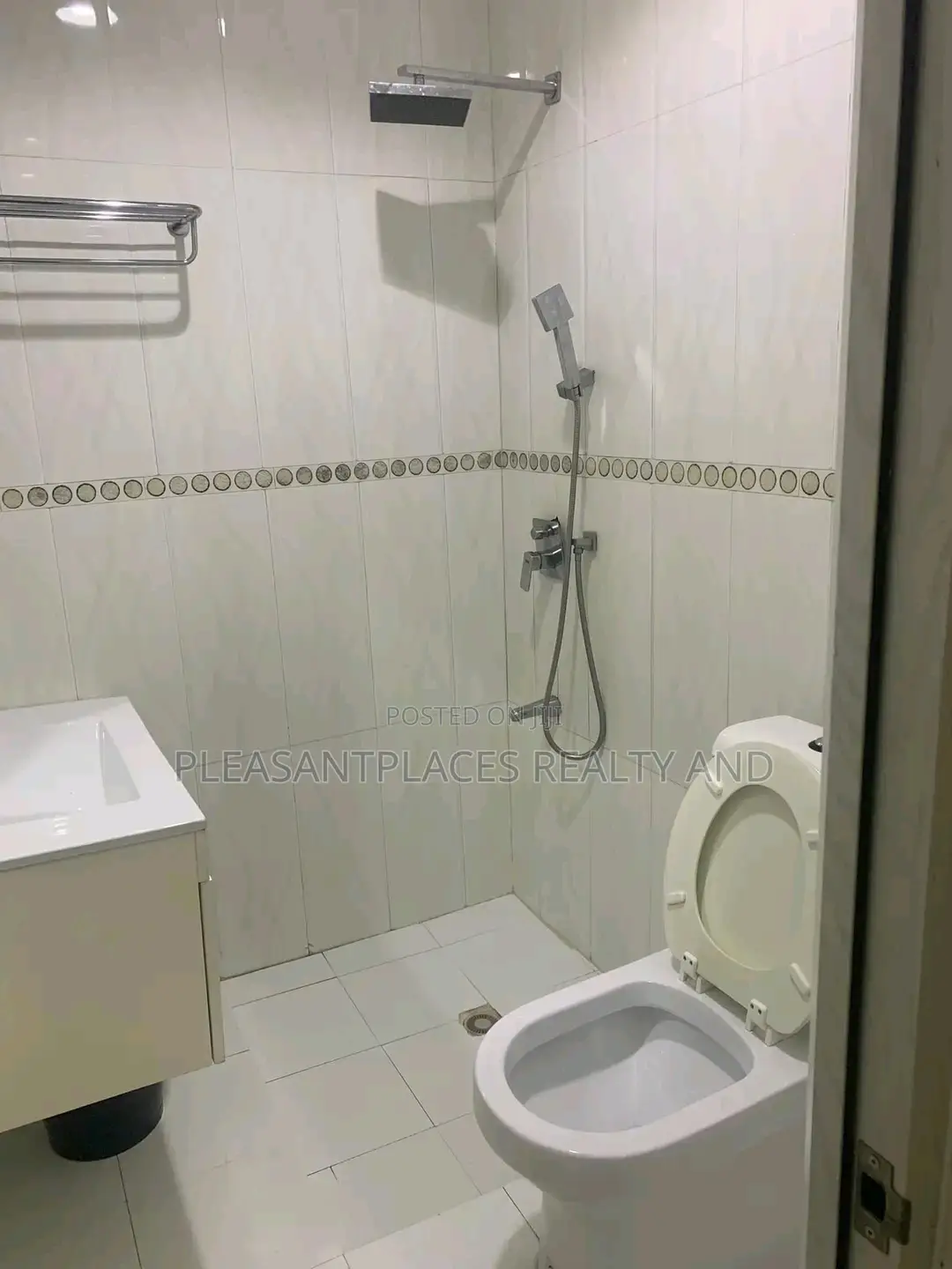 2bdrm Apartment in Pleasantplaces, Dzorwulu for rent