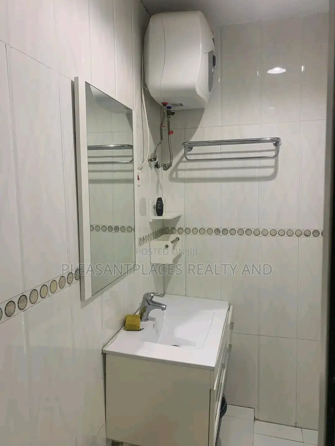 2bdrm Apartment in Pleasantplaces, Dzorwulu for rent