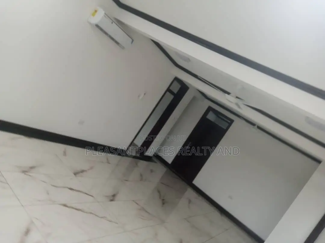 3bdrm Apartment in Pleasantplaces, Ashomang Estate for rent