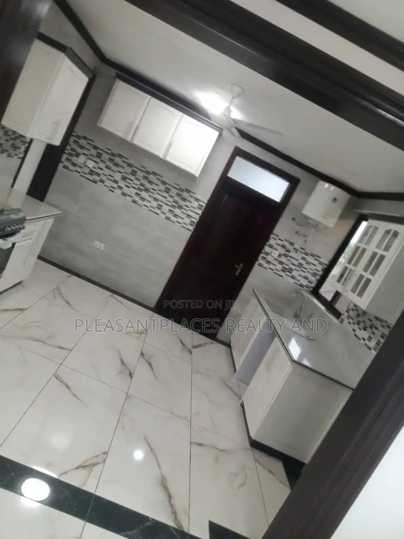 3bdrm Apartment in Pleasantplaces, Ashomang Estate for rent