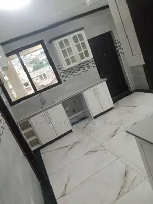 3bdrm Apartment in Pleasantplaces, Ashomang Estate for rent
