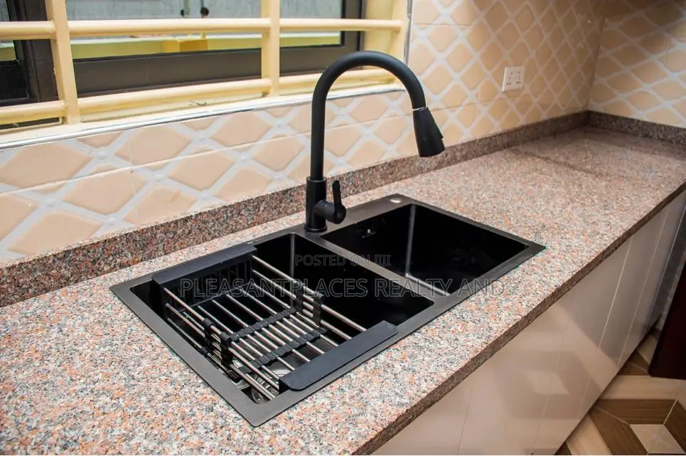 4bdrm Duplex in Pleasantplaces, Oyarifa for rent