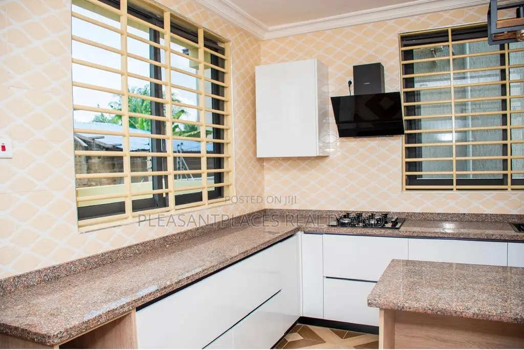 4bdrm Duplex in Pleasantplaces, Oyarifa for rent