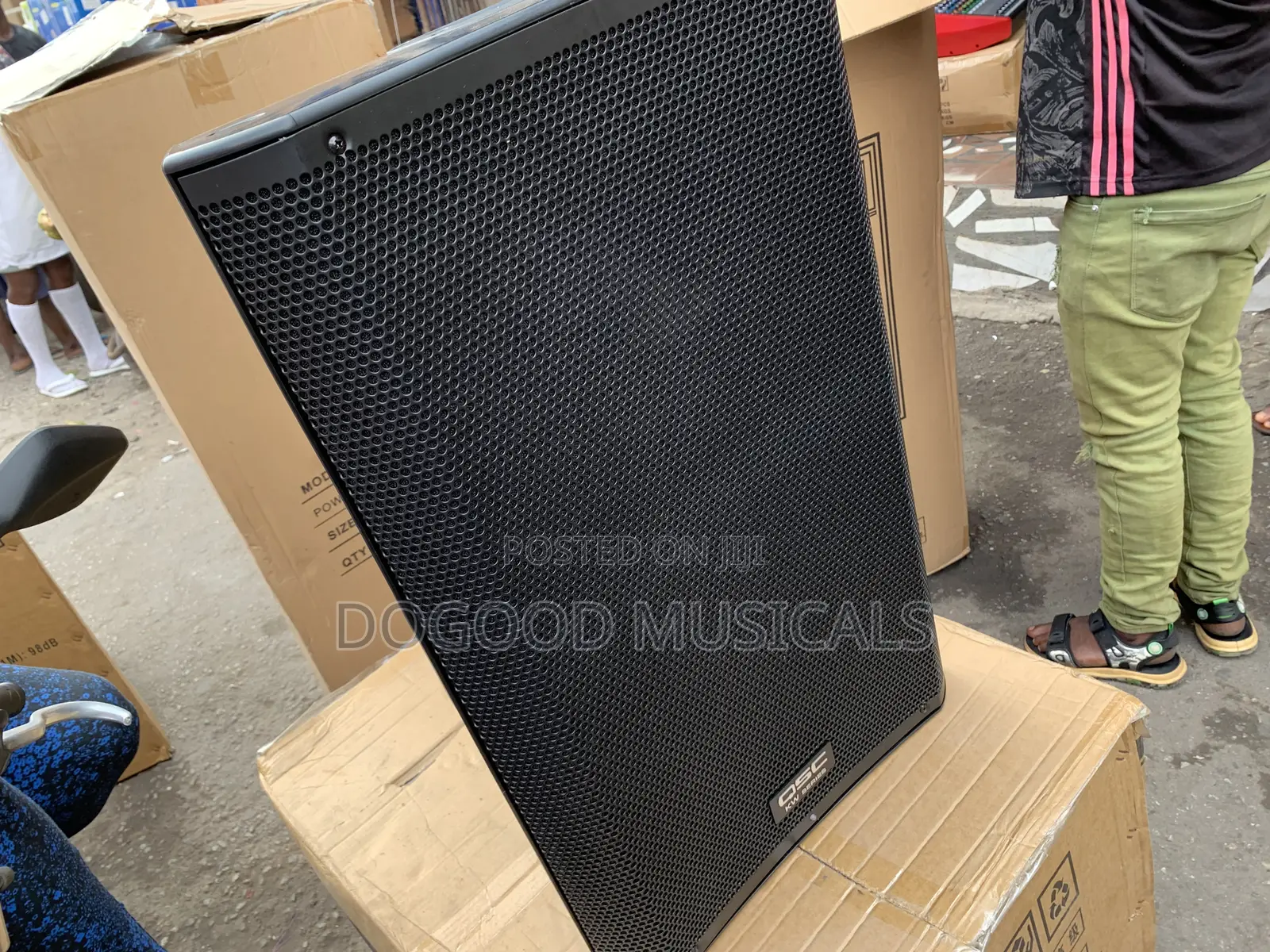 QSC 15inch ACTIVE SPEAKERS(Monitors)Pair