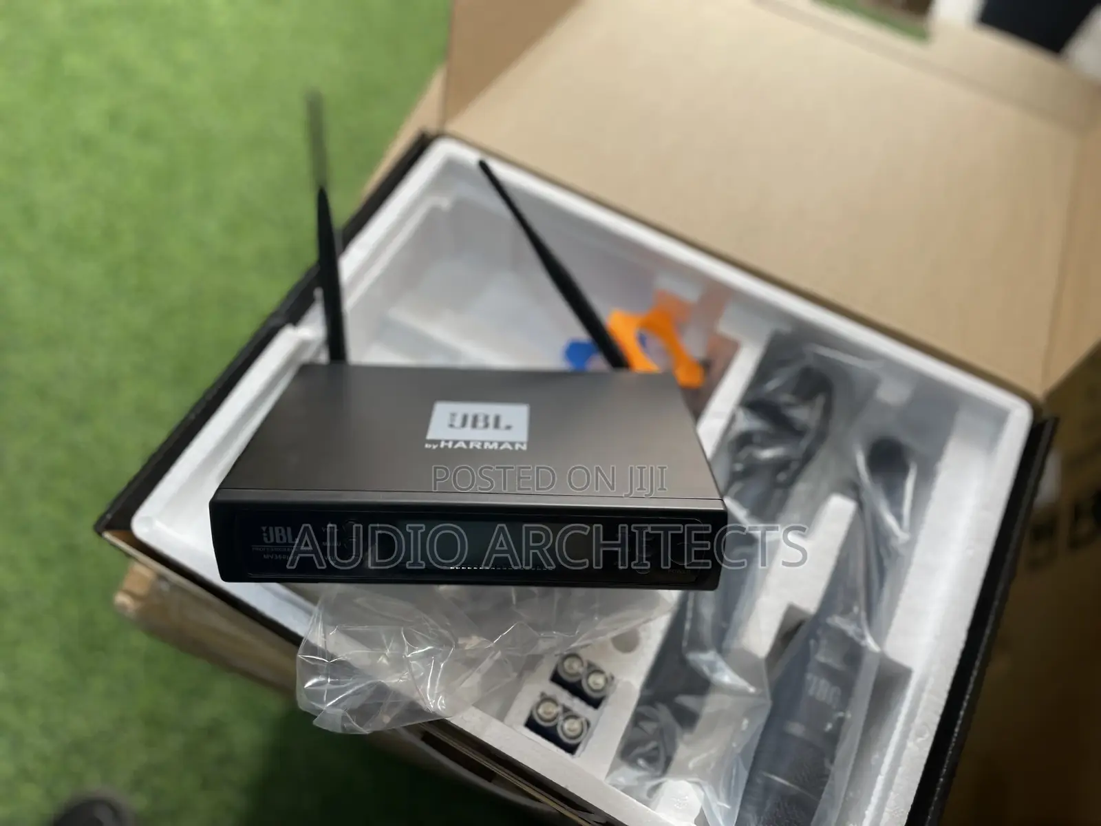 JBL Intelligent Wireless Microphone