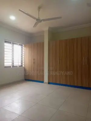 4bdrm Duplex in Pleasantplaces, Barrier for rent