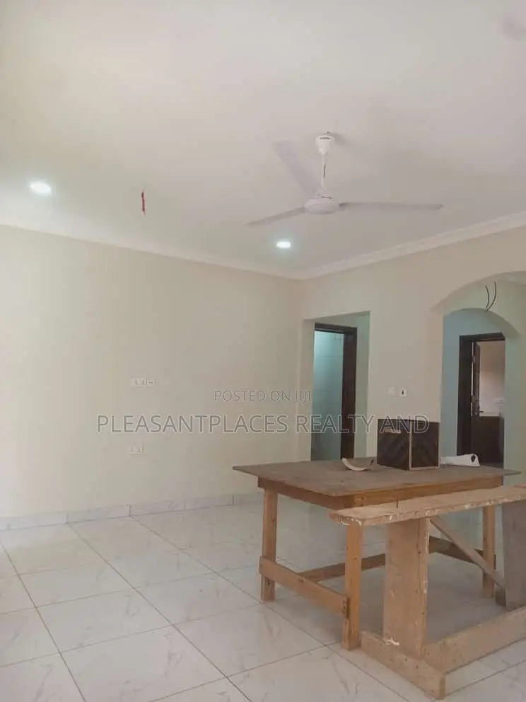4bdrm Duplex in Pleasantplaces, Barrier for rent