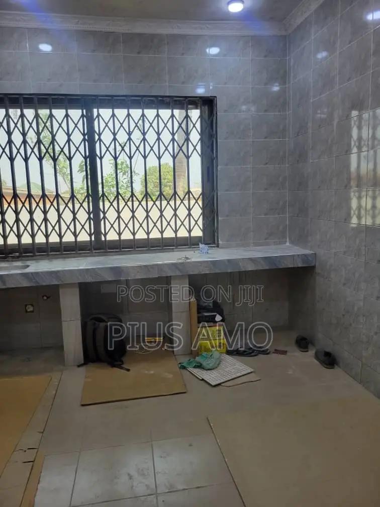 Chamber and Hall Self Contained and Self Compound