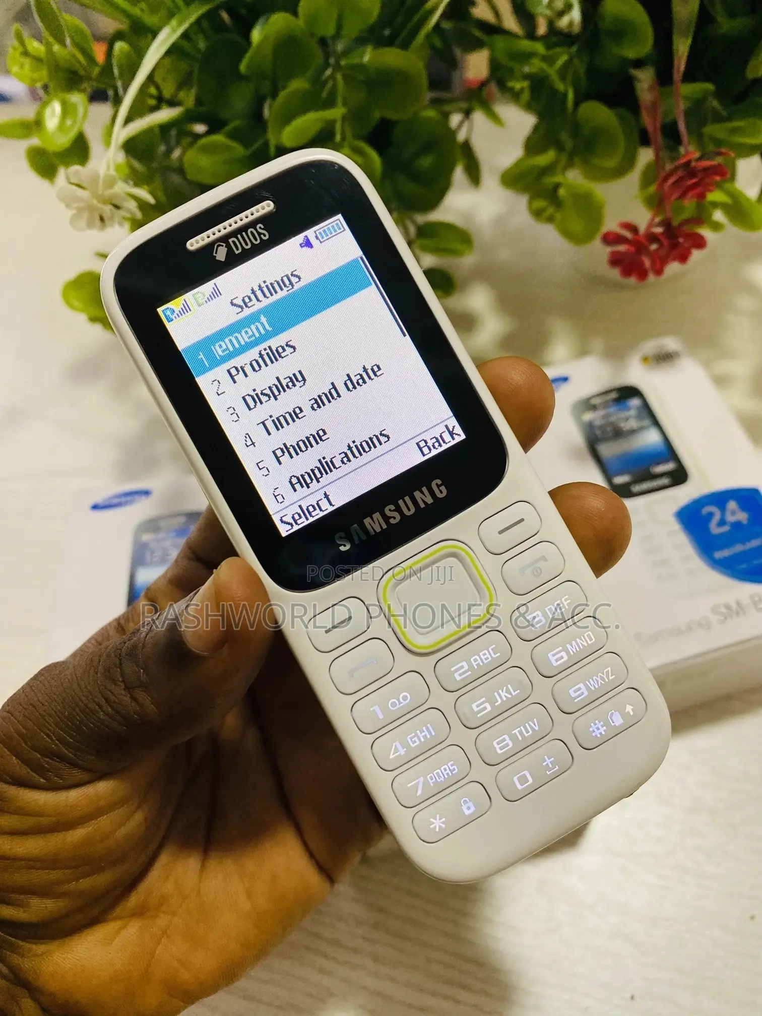 New Samsung Guru Dual 26 White