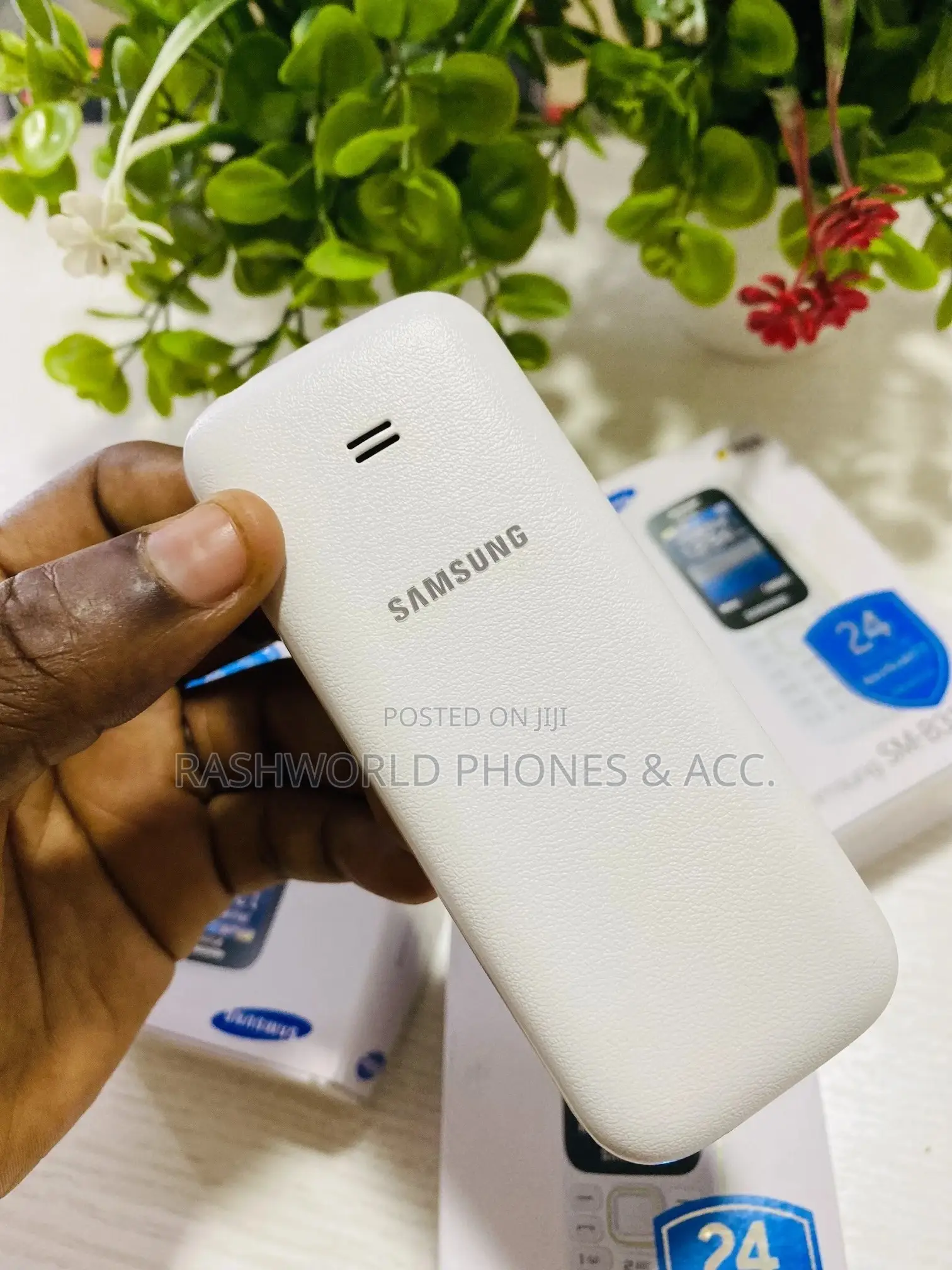 New Samsung Guru Dual 26 White