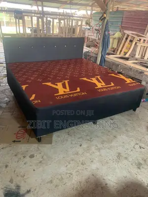 Inbuilt Queen Size Bed