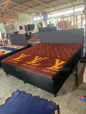 Inbuilt Queen Size Bed