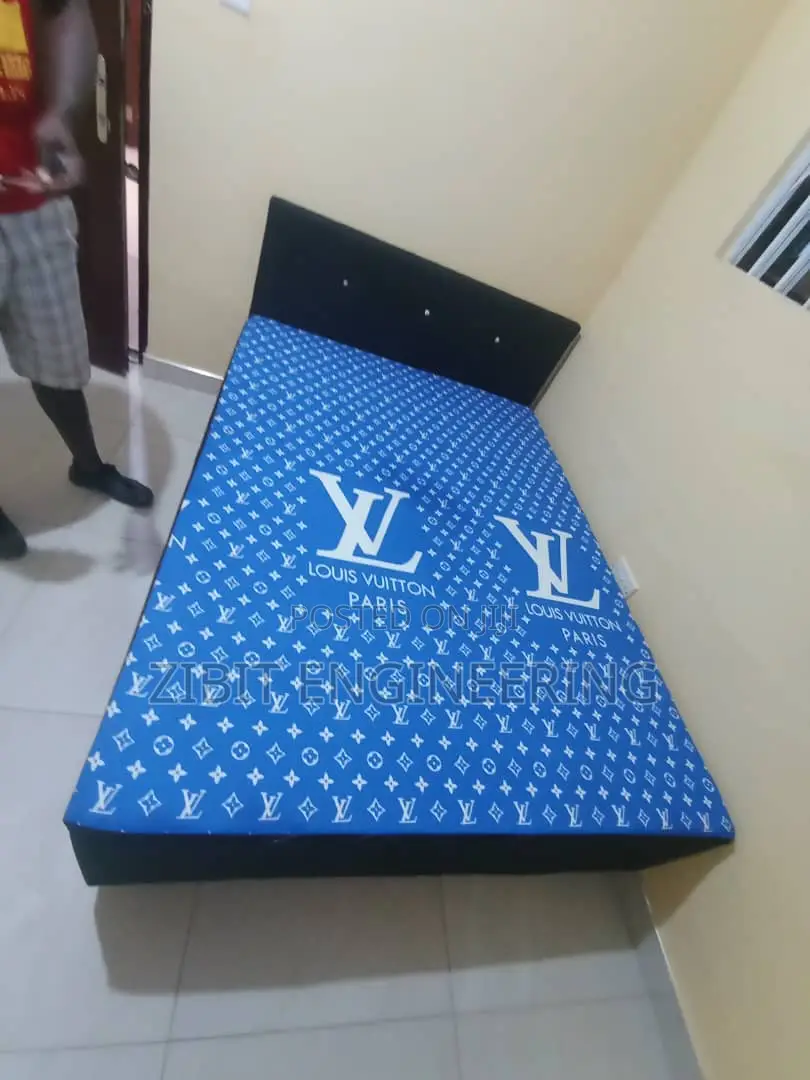 Inbuilt Double Bed