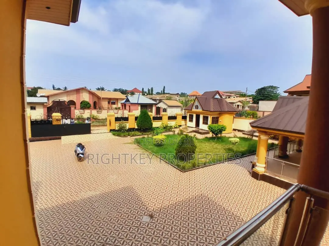 7bdrm Duplex in Kronum Afrancho, Kumasi Metropolitan for sale