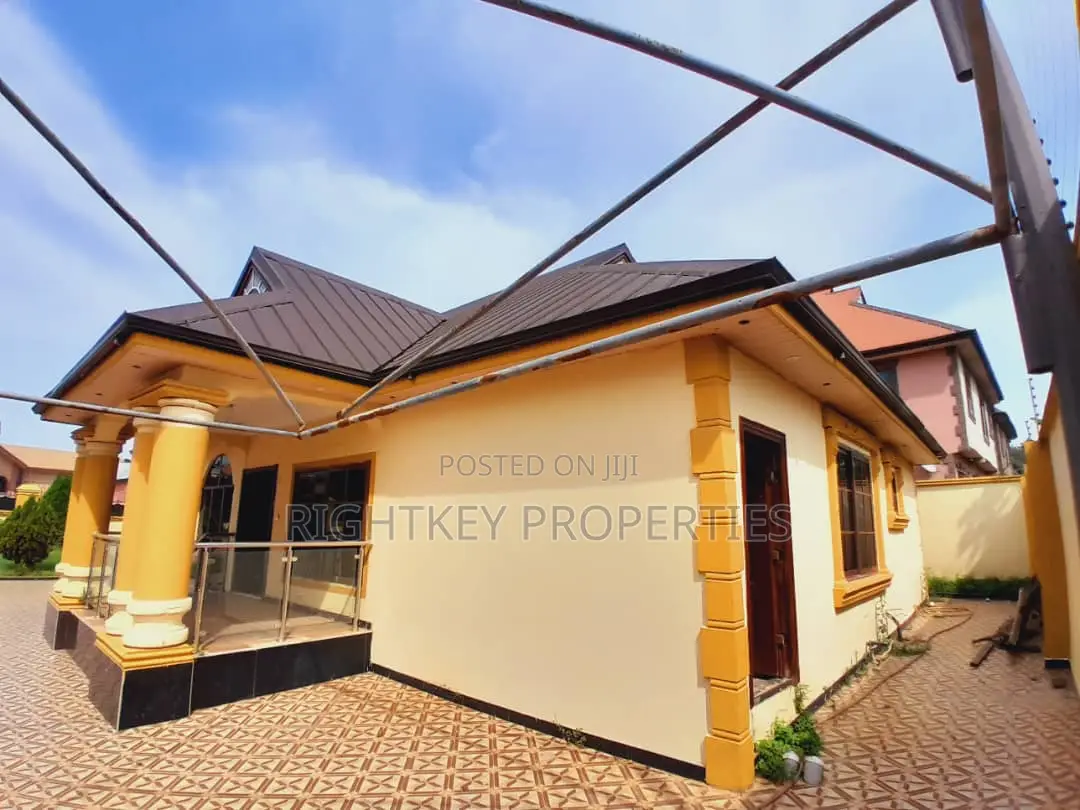 7bdrm Duplex in Kronum Afrancho, Kumasi Metropolitan for sale