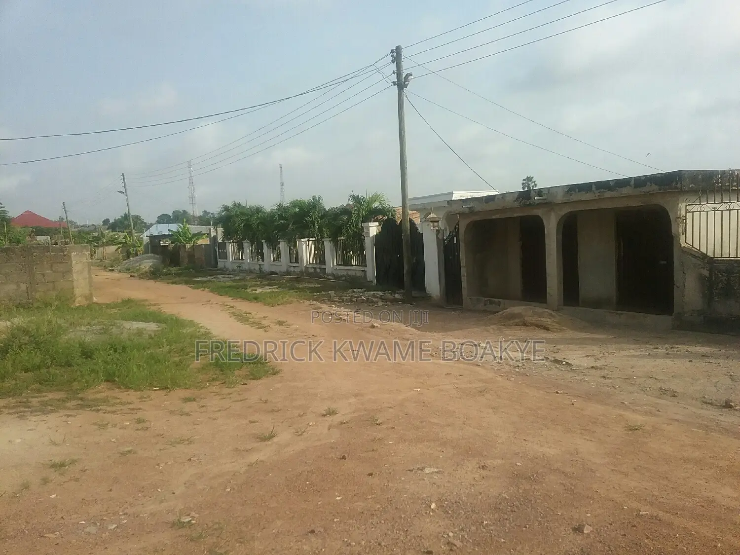 8bdrm House in Brother K Estate, Kumasi Metropolitan for sale