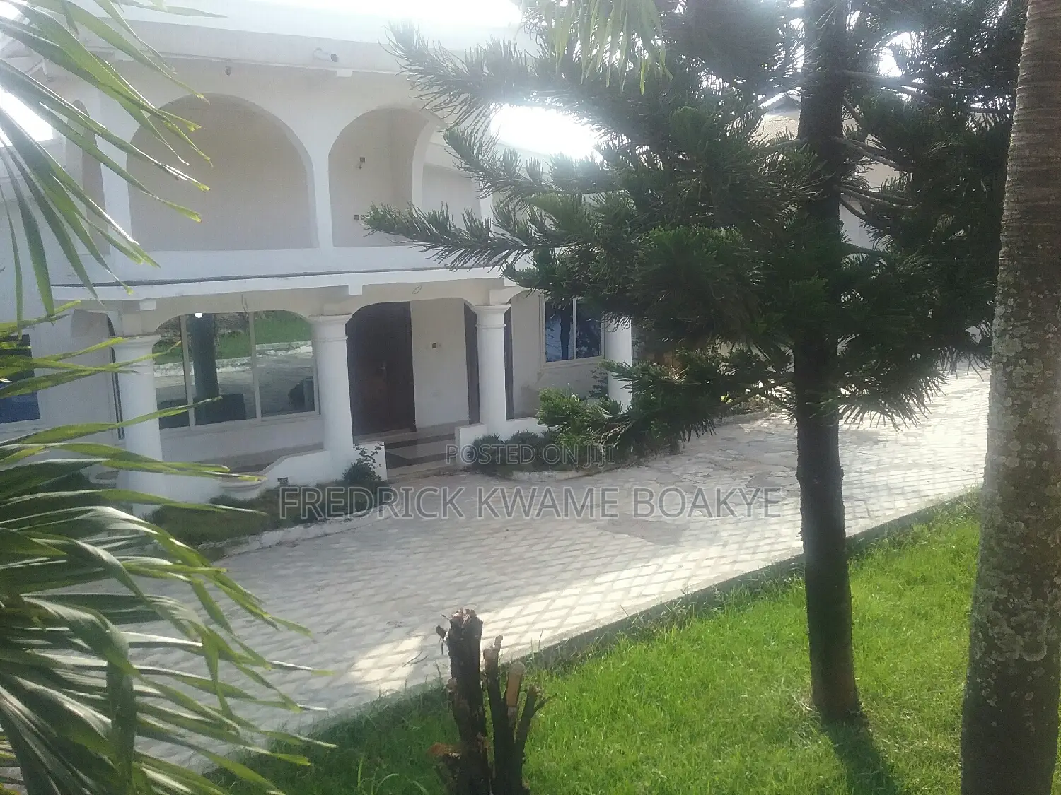8bdrm House in Brother K Estate, Kumasi Metropolitan for sale
