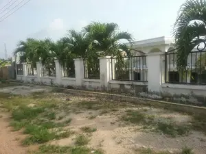8bdrm House in Brother K Estate, Kumasi Metropolitan for sale