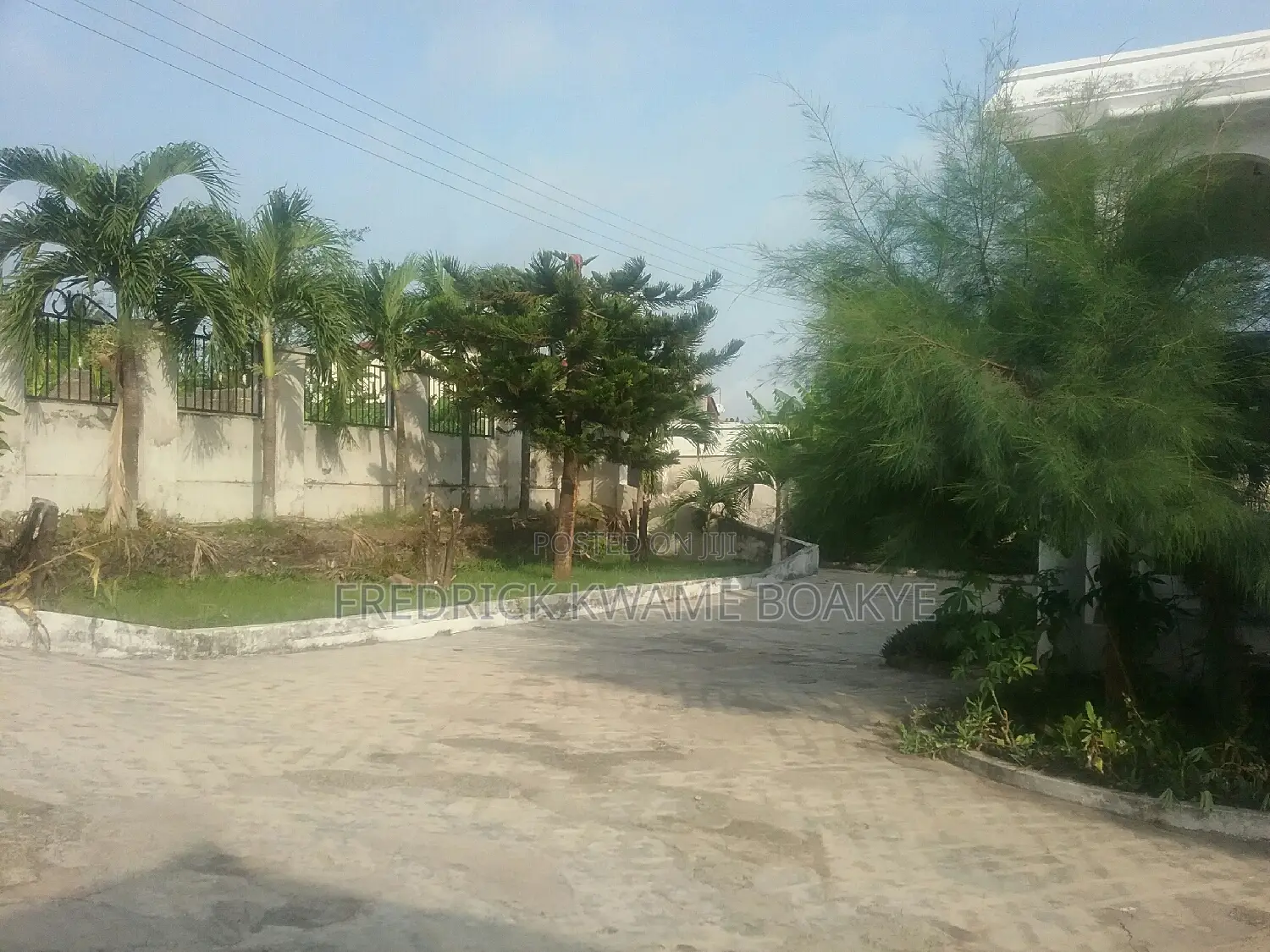 8bdrm House in Brother K Estate, Kumasi Metropolitan for sale