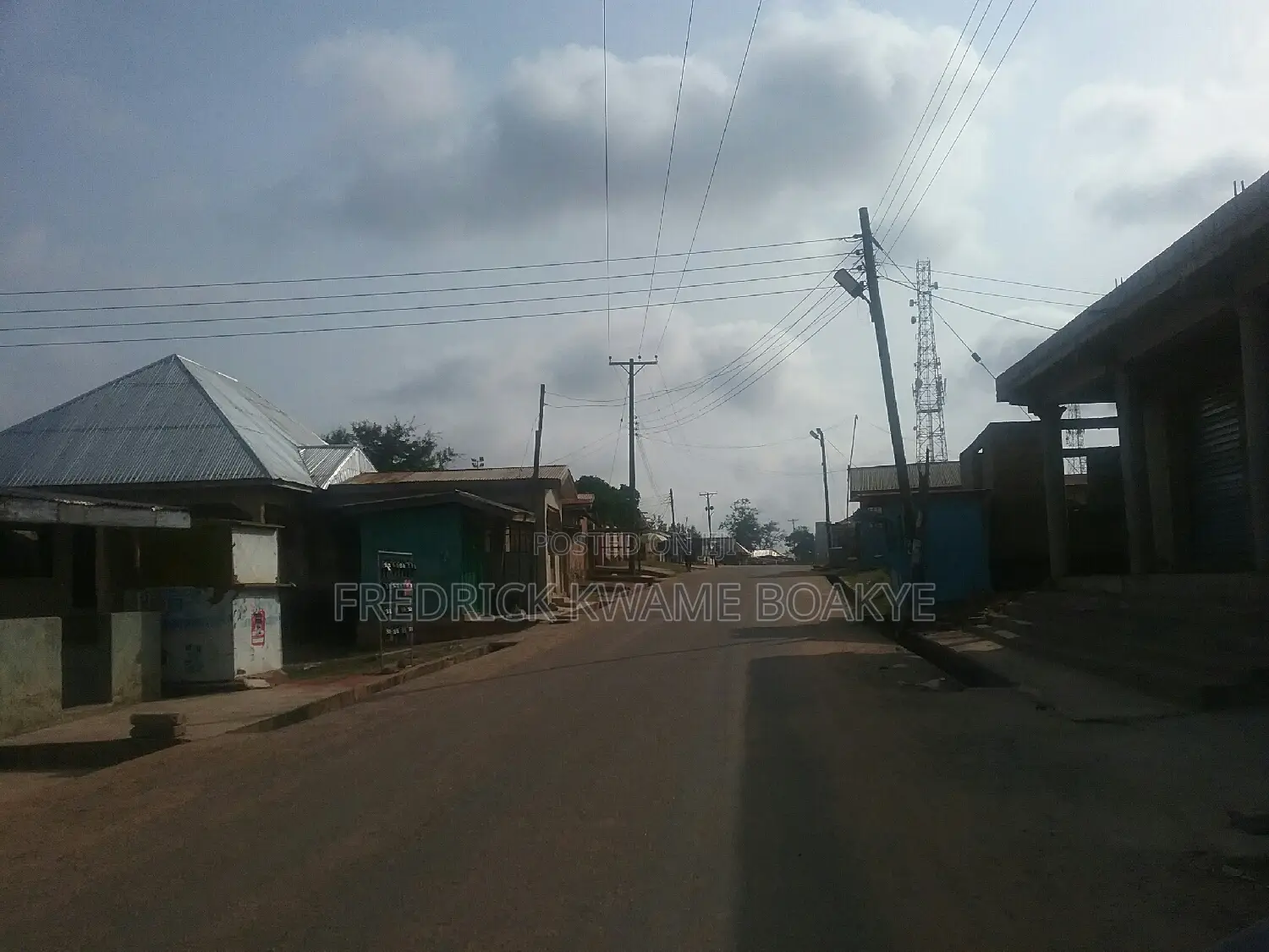 8bdrm House in Brother K Estate, Kumasi Metropolitan for sale