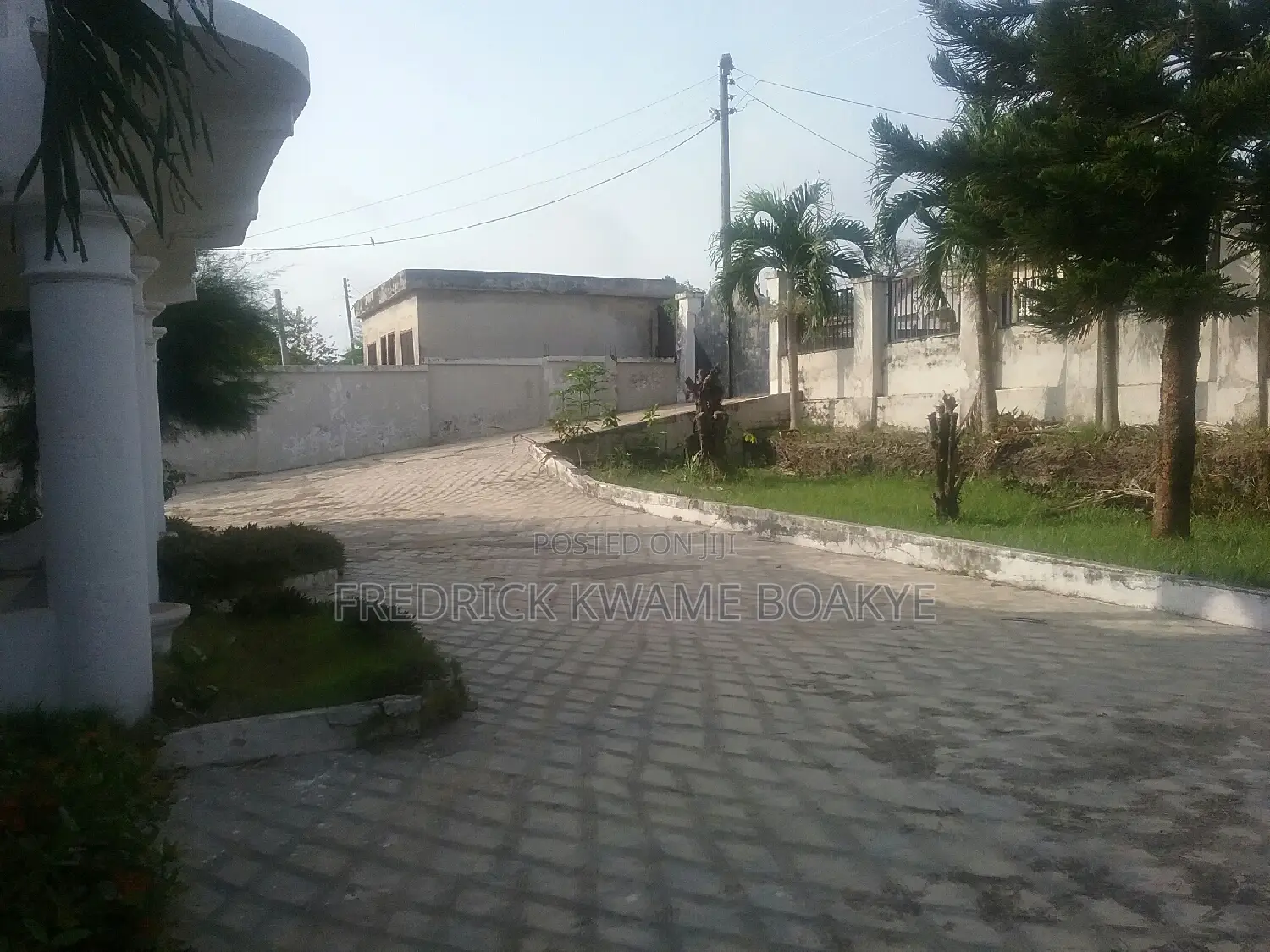 8bdrm House in Brother K Estate, Kumasi Metropolitan for sale