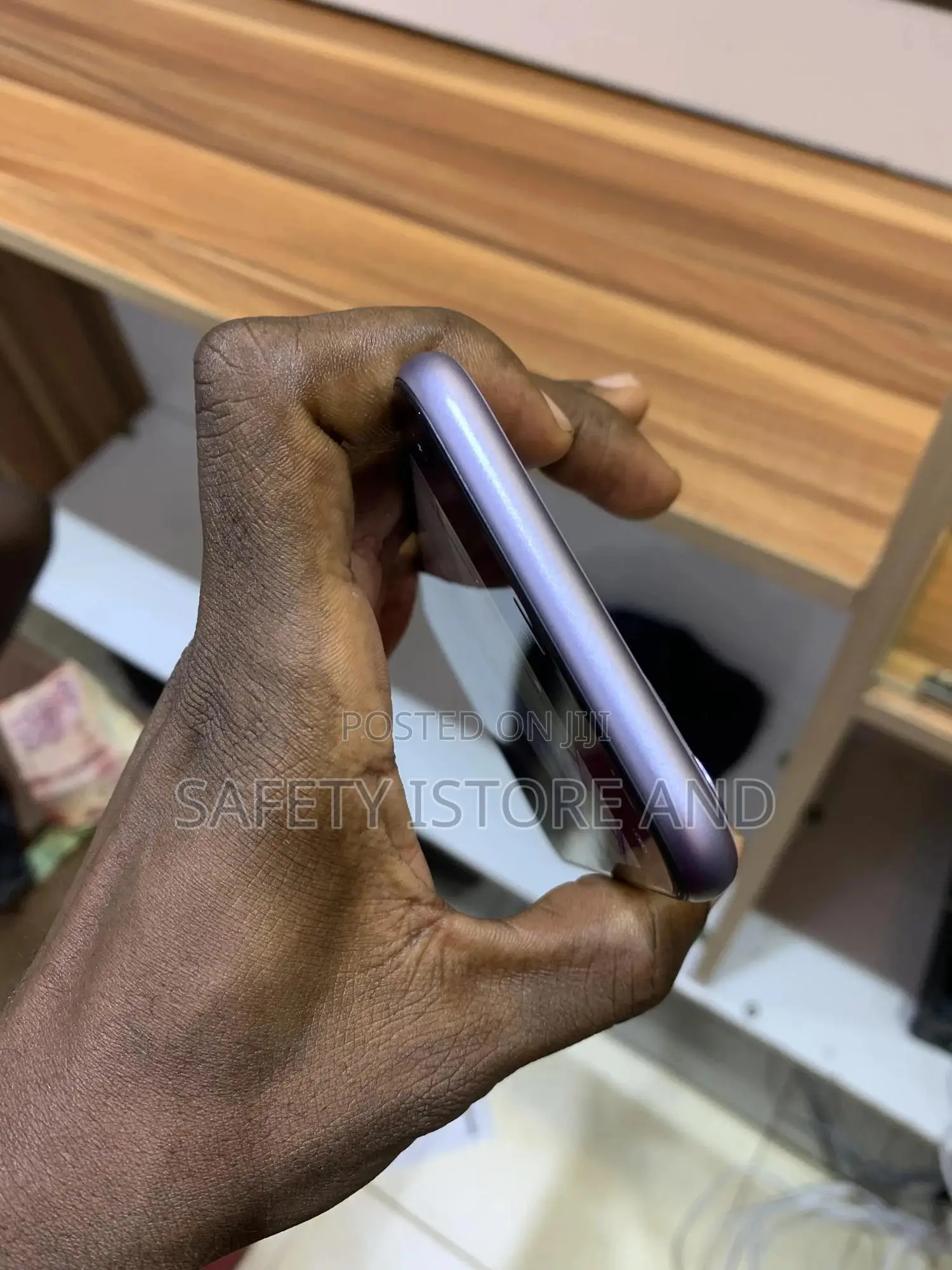 New Apple iPhone 11 128 GB White