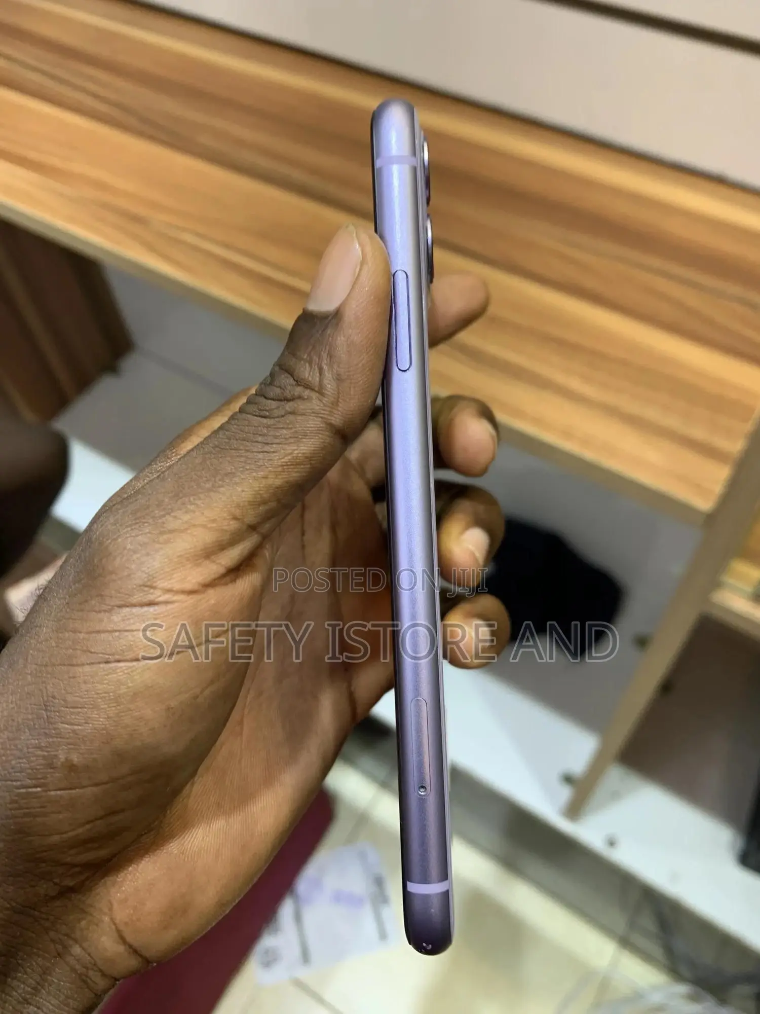 New Apple iPhone 11 128 GB White