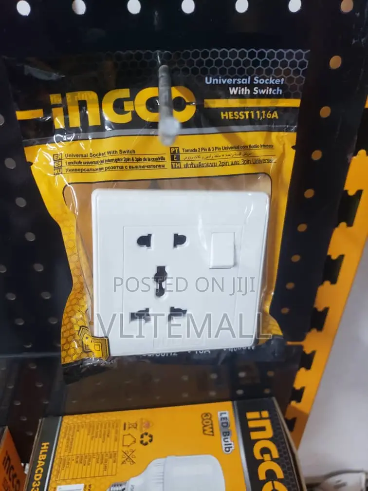 Universal Socket With Switch