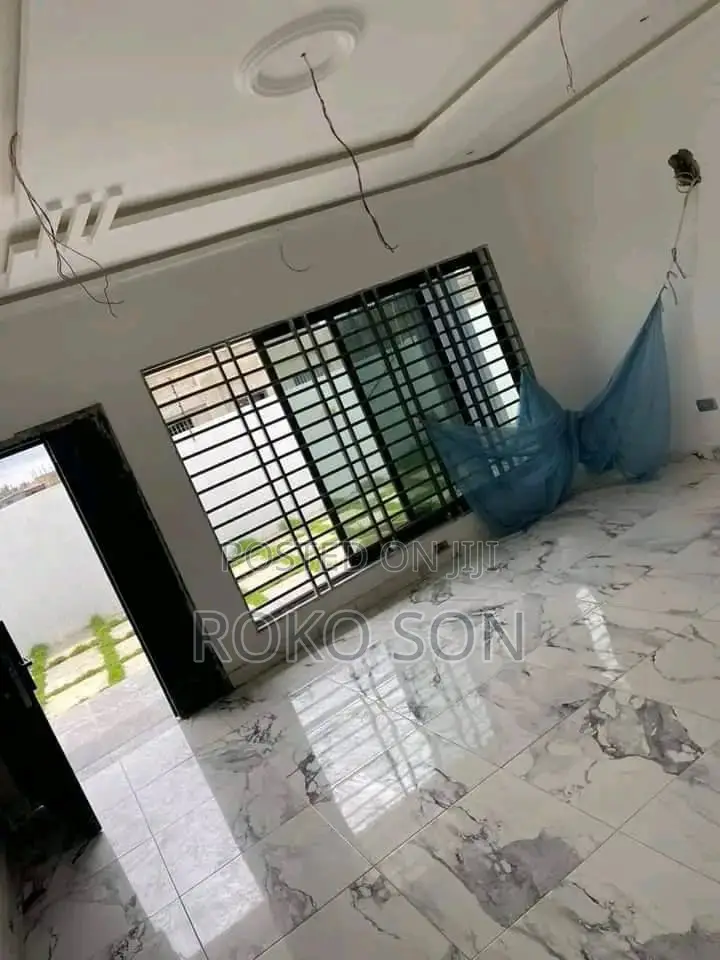 3bdrm House in Dr Roko, Awoshie for sale
