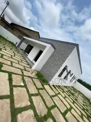 3bdrm House in Dr Roko, Awoshie for sale