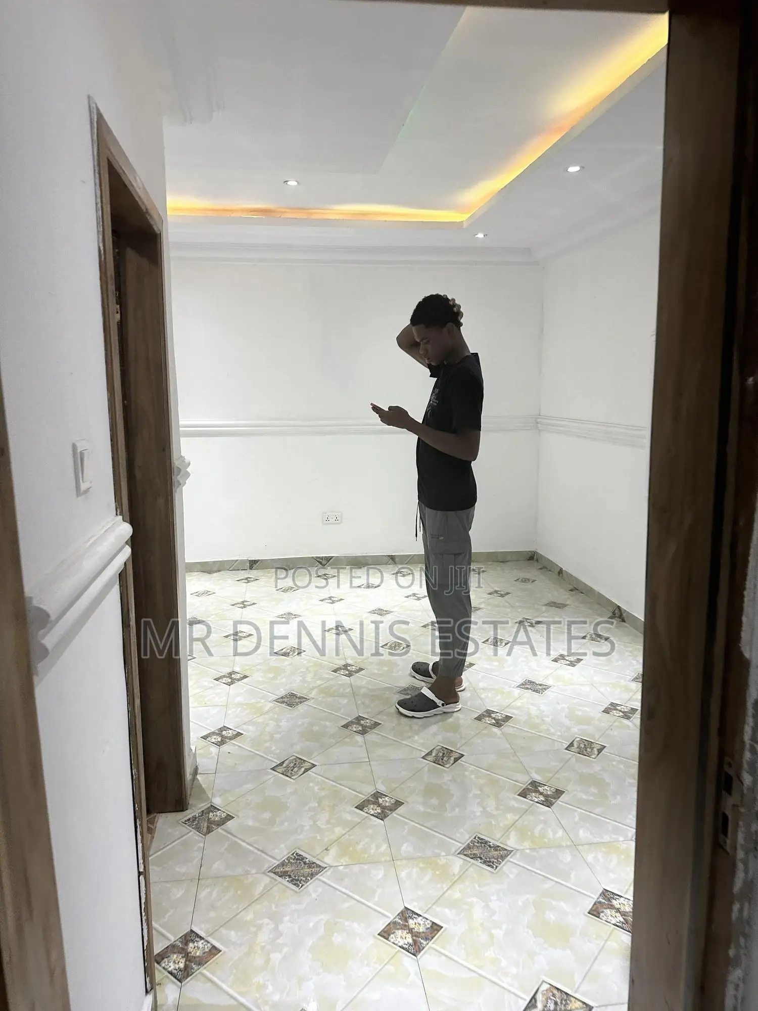 1bdrm Room & Parlour in Westhills Mall for rent