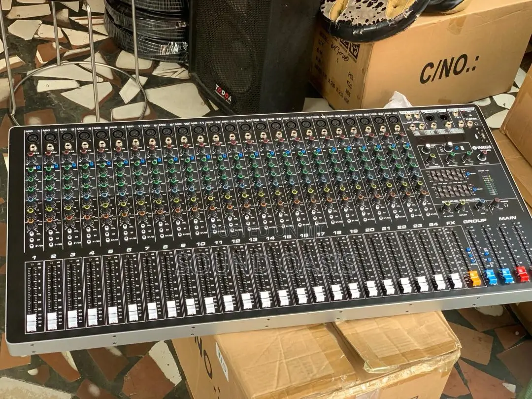 Yamaha SMX2400 24channel Analog Mixer With USB Bluetooth