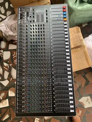 Yamaha SMX2400 24channel Analog Mixer With USB Bluetooth