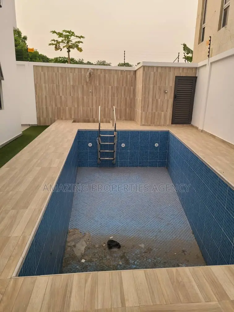4bdrm House in Airport Residential Area for sale