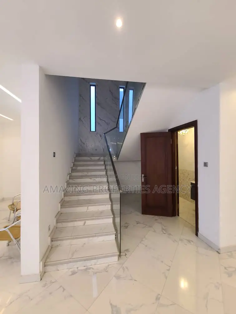 4bdrm House in Airport Residential Area for sale