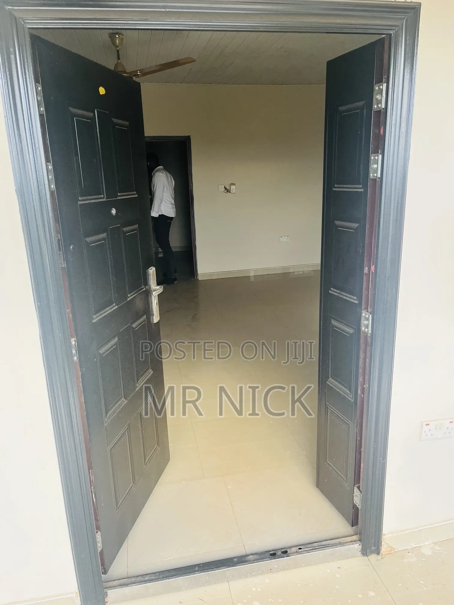 18bdrm House in Kumasi Metropolitan for sale