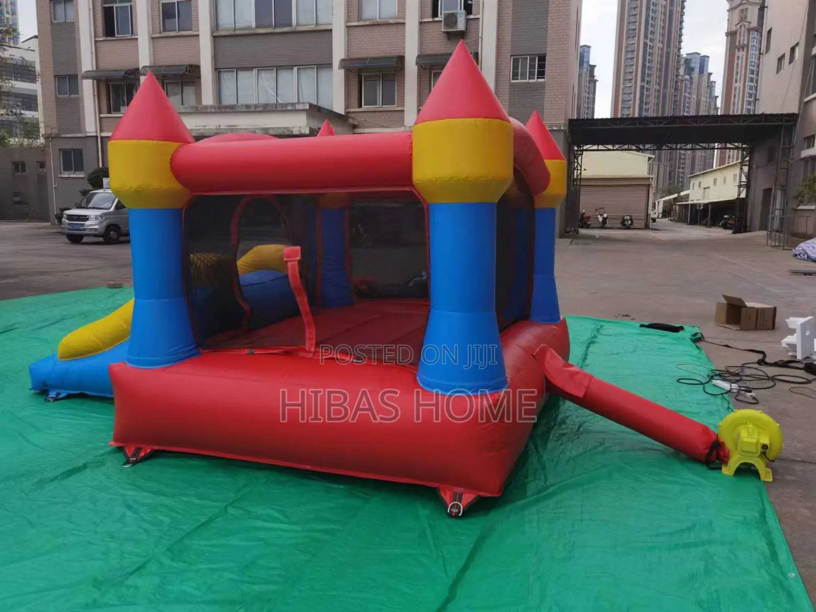 Commercial Grade Bouncy Castle With Blower and Slide