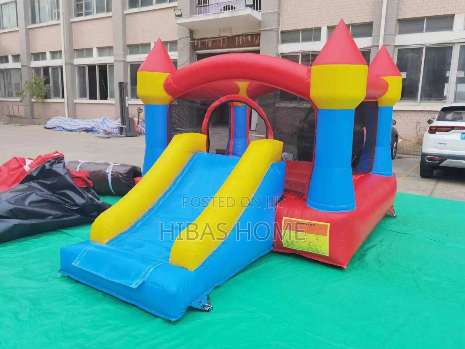 Commercial Grade Bouncy Castle With Blower and Slide