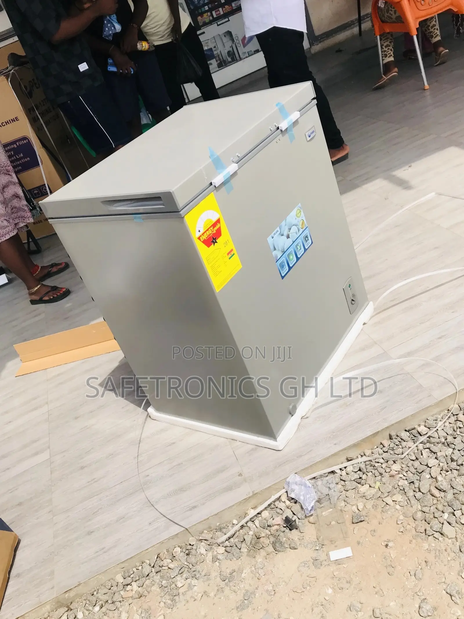 Chestfreezer 147 Liters PCF-208 Singledoor Pearl Glass Lid