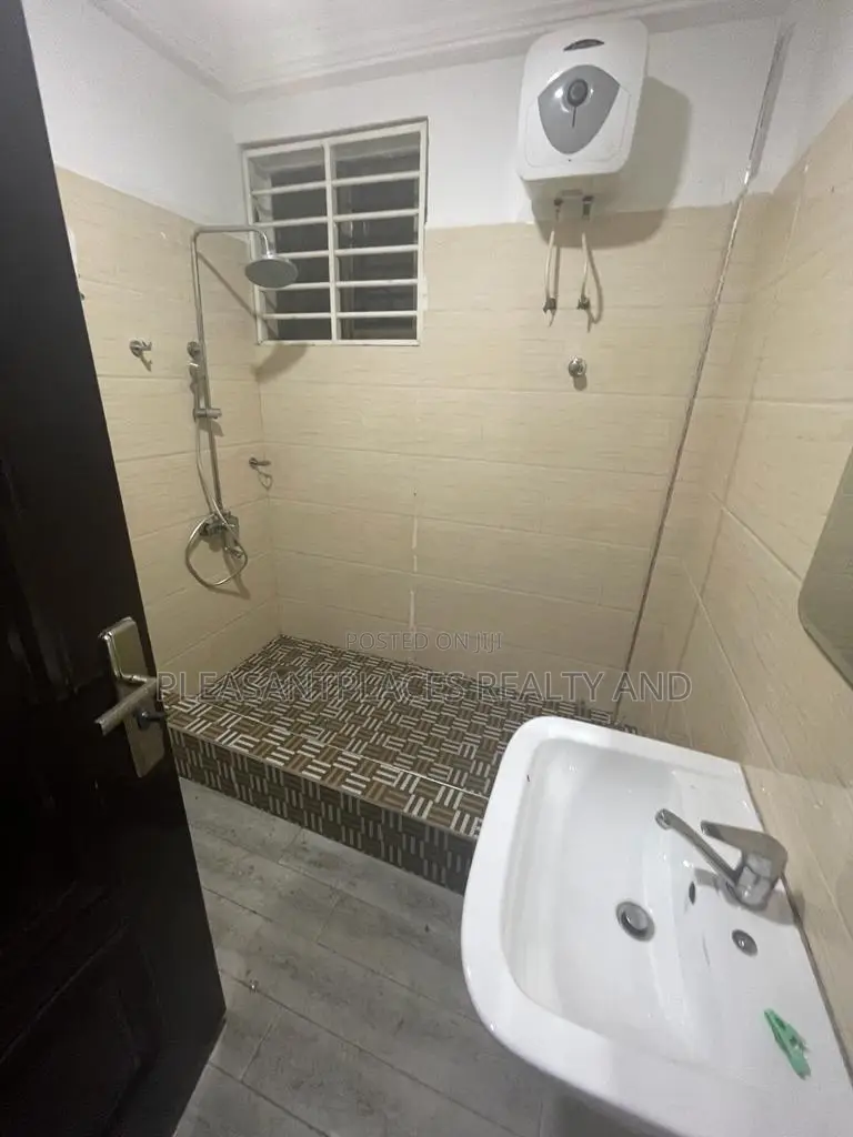 2bdrm Apartment in Pleasantplaces, Haatso for rent
