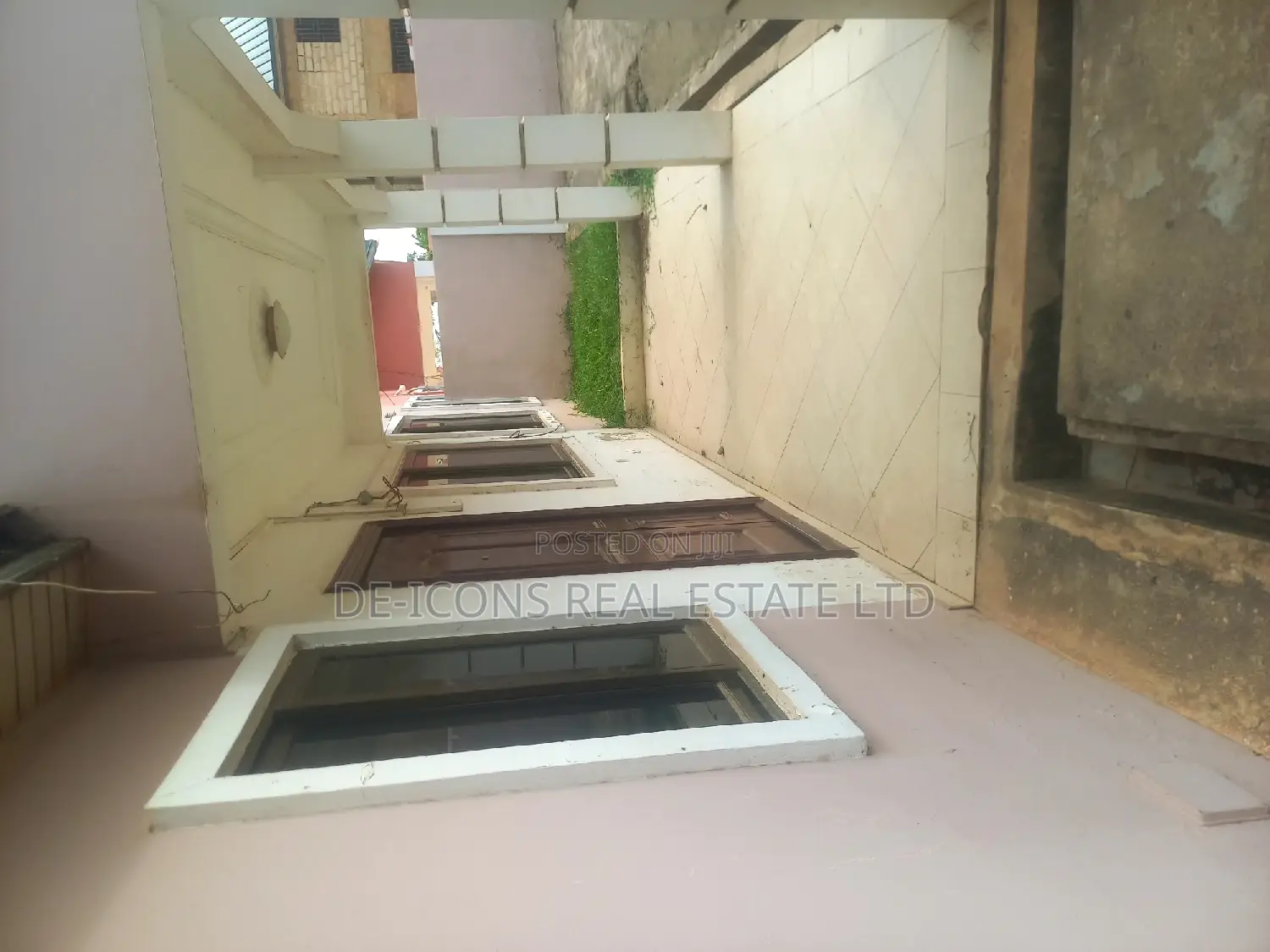 3bdrm Bungalow in De-Icons Real Estate, Ga South Municipal for rent