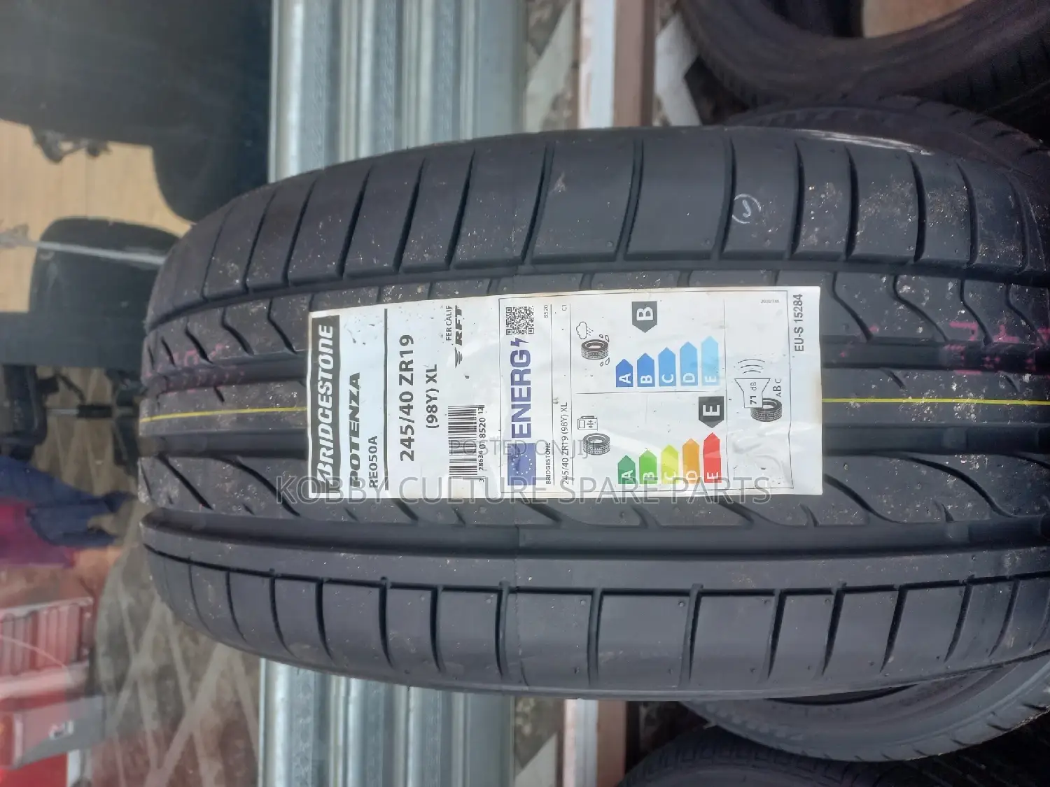 Original Bridgestone 245/40 R19 Roundflat Tyres Available