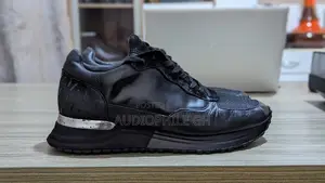 Mallet Popham Triple Black
Leather Sneakers