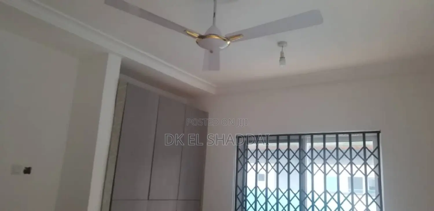 5bdrm House in Pokuase for rent