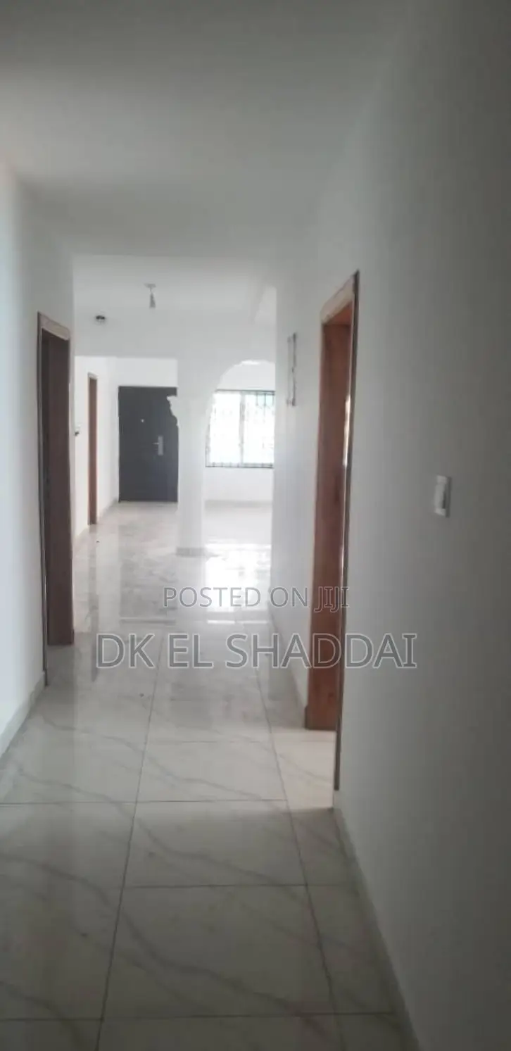 5bdrm House in Pokuase for rent