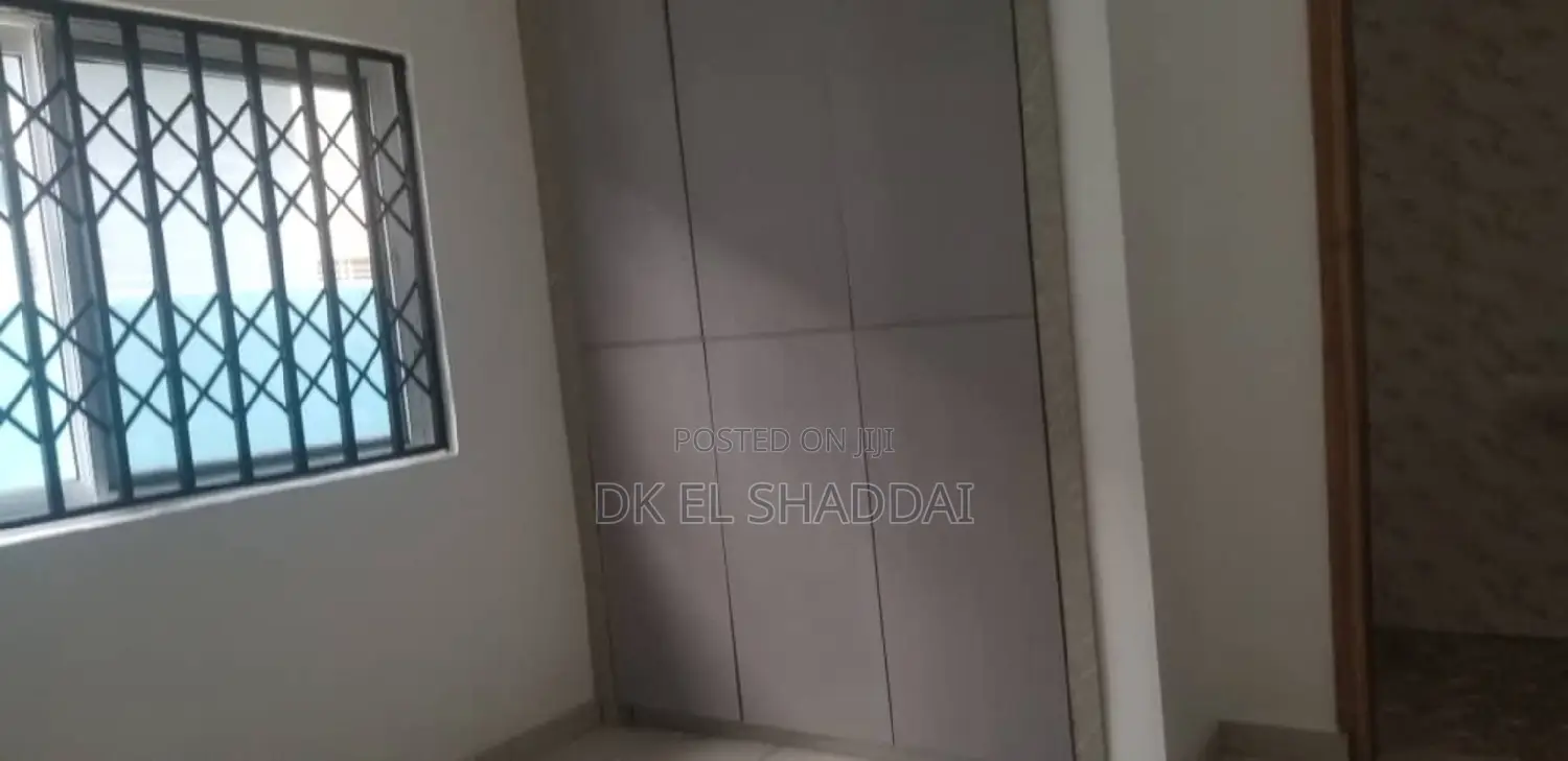 5bdrm House in Pokuase for rent