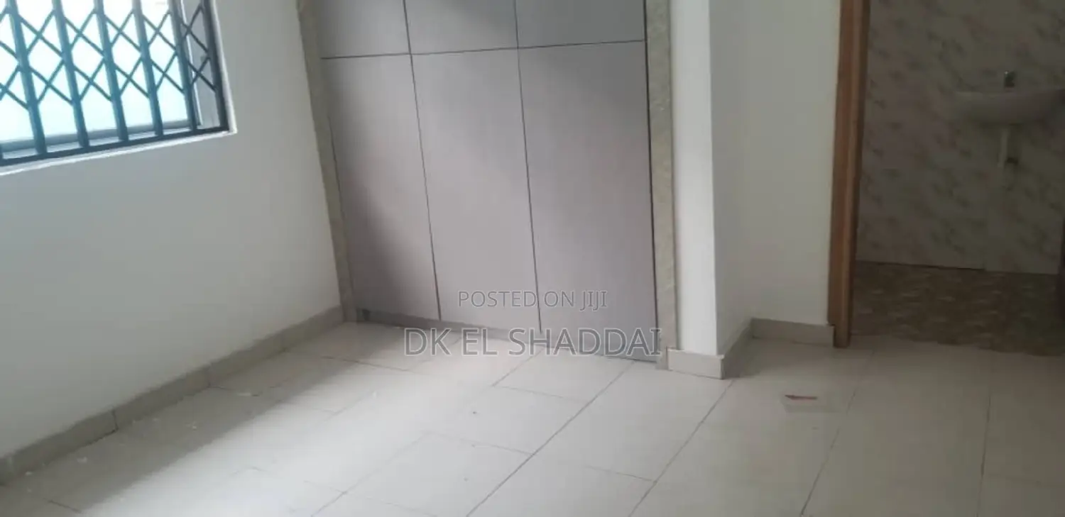 5bdrm House in Pokuase for rent